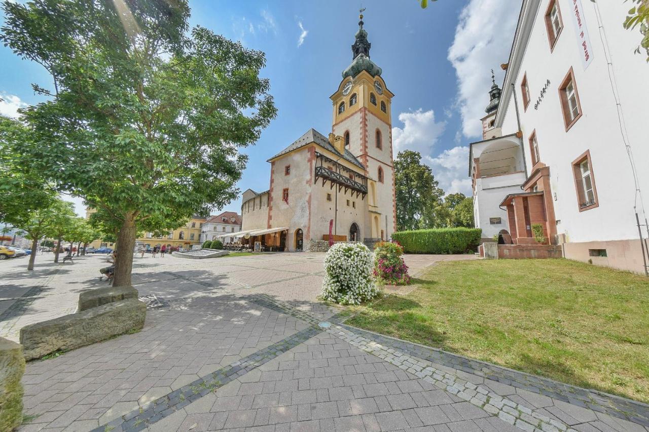 Chalupku - Luxurious Apartment 70M2 In Direct Centrum With Parking Included, Air-Conditioned, Balcony, Quiet Sleep, Best In Town Banská Bystrica Exterior foto
