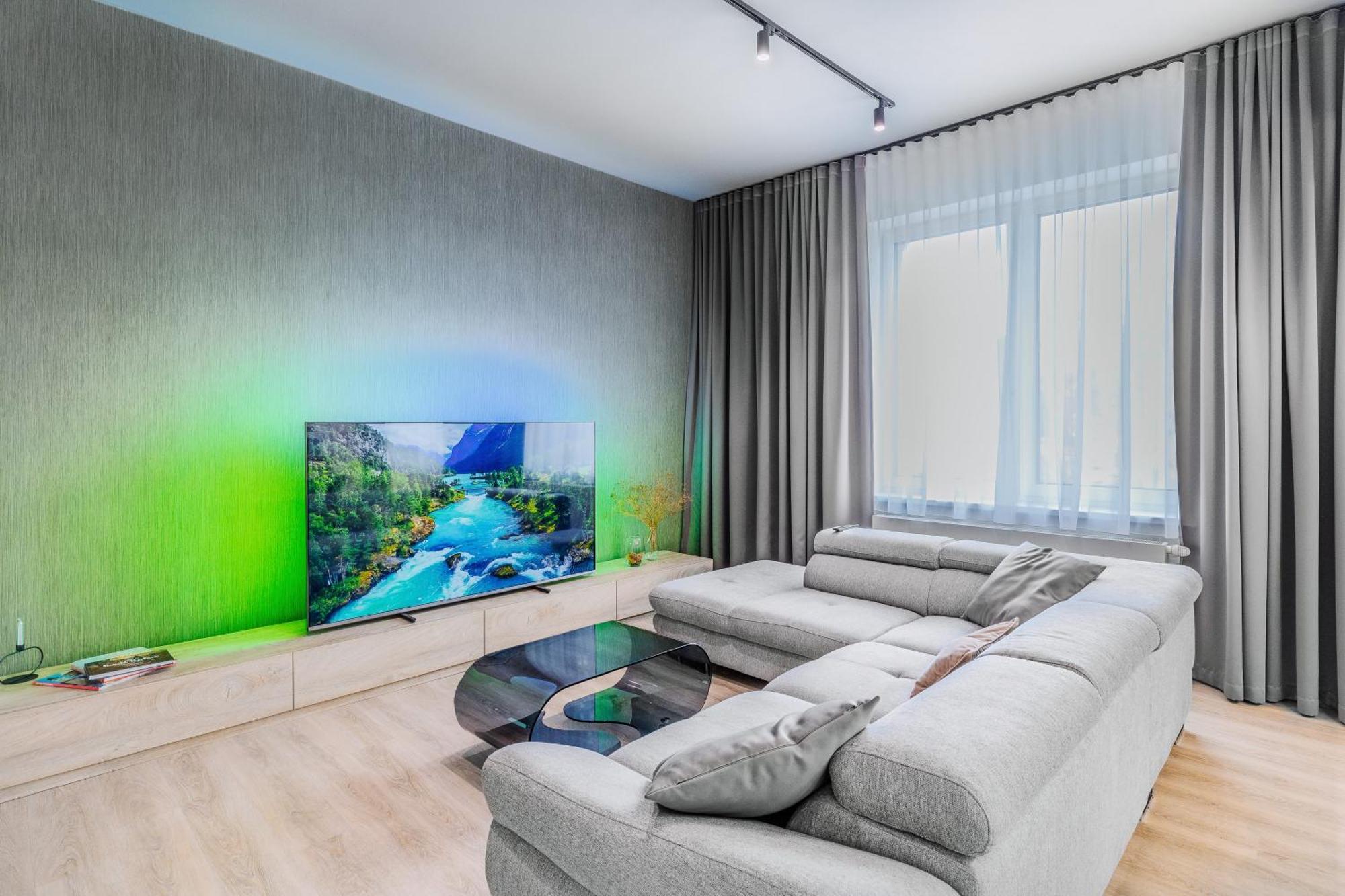 Chalupku - Luxurious Apartment 70M2 In Direct Centrum With Parking Included, Air-Conditioned, Balcony, Quiet Sleep, Best In Town Banská Bystrica Exterior foto