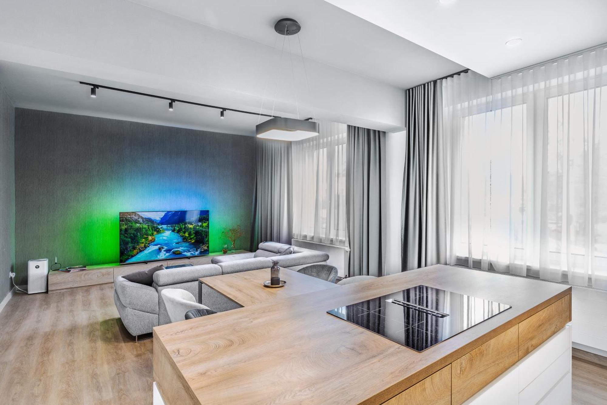 Chalupku - Luxurious Apartment 70M2 In Direct Centrum With Parking Included, Air-Conditioned, Balcony, Quiet Sleep, Best In Town Banská Bystrica Exterior foto